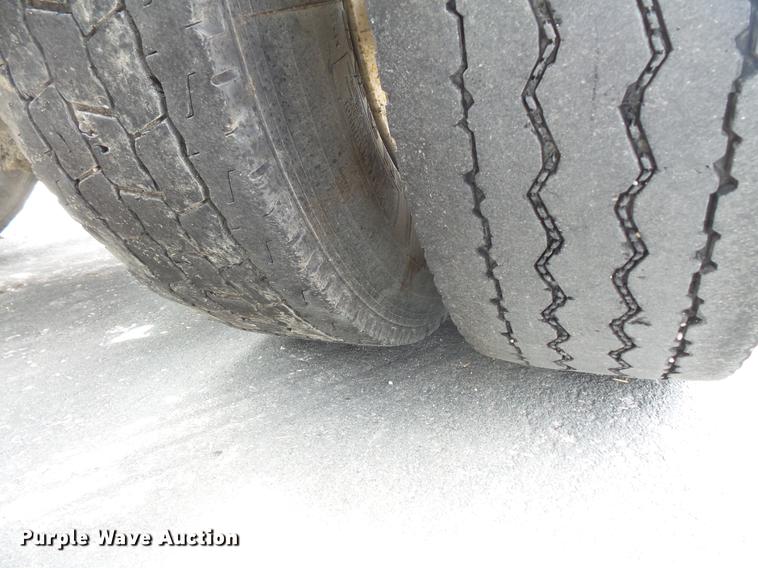 image for item DC1212 2003 Freightliner Century Class ST120 semi truck