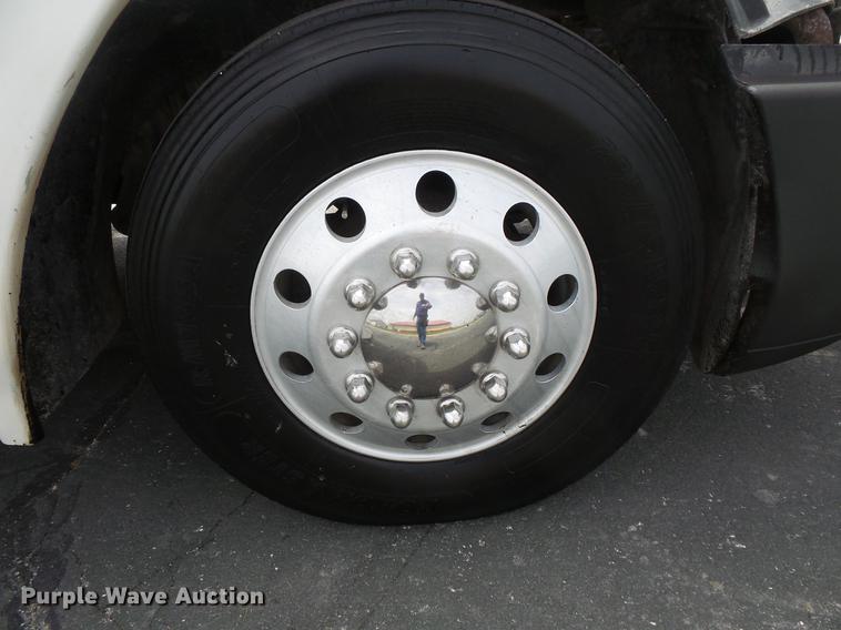 image for item DC1212 2003 Freightliner Century Class ST120 semi truck