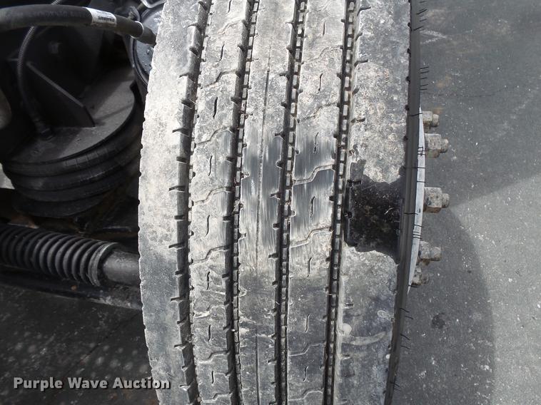 image for item DC1212 2003 Freightliner Century Class ST120 semi truck