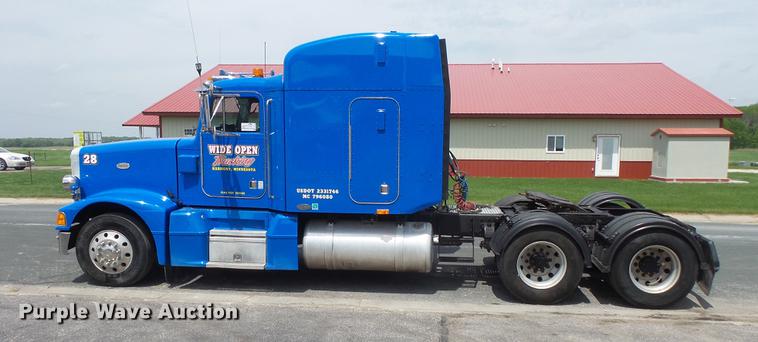 image for item DC1213 1999 Peterbilt 377 semi truck