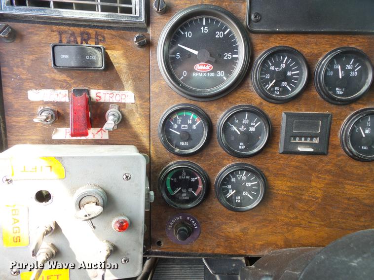 image for item DC1213 1999 Peterbilt 377 semi truck