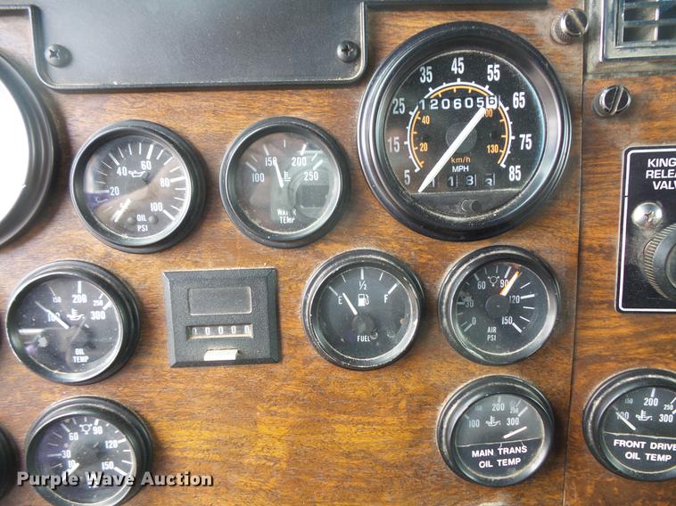 image for item DC1213 1999 Peterbilt 377 semi truck