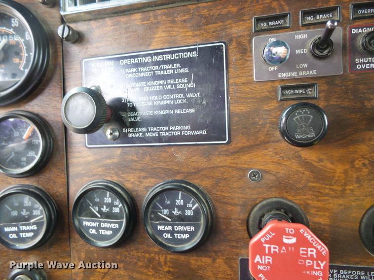 image for item DC1213 1999 Peterbilt 377 semi truck