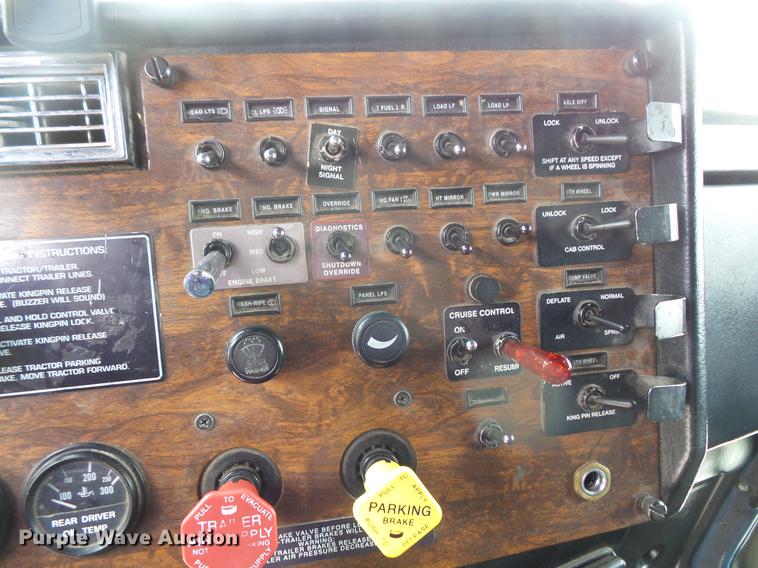 image for item DC1213 1999 Peterbilt 377 semi truck