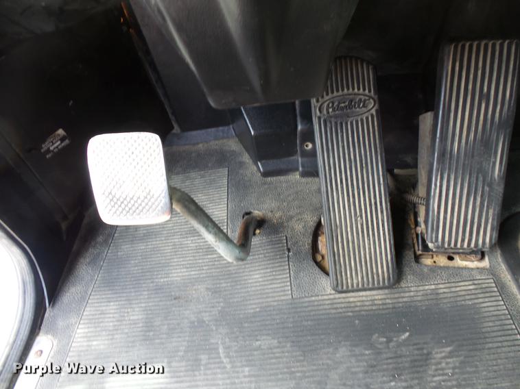 image for item DC1213 1999 Peterbilt 377 semi truck