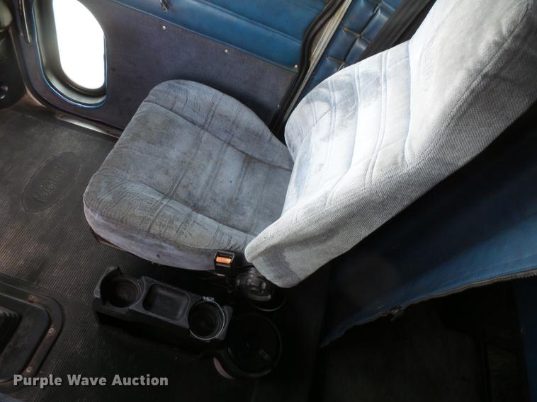 image for item DC1213 1999 Peterbilt 377 semi truck