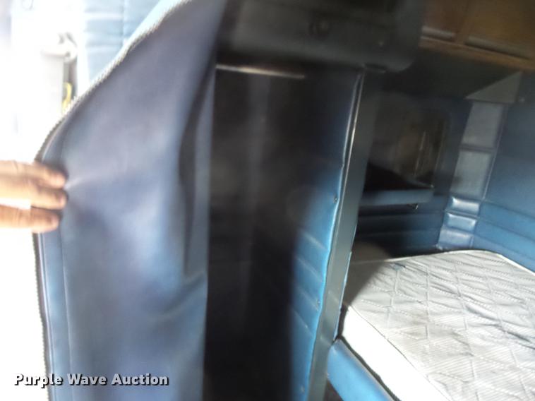 image for item DC1213 1999 Peterbilt 377 semi truck