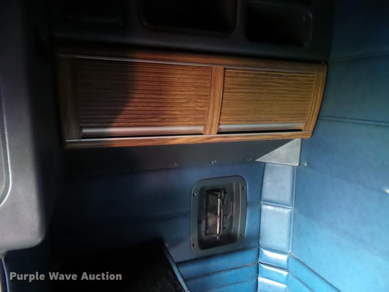 image for item DC1213 1999 Peterbilt 377 semi truck