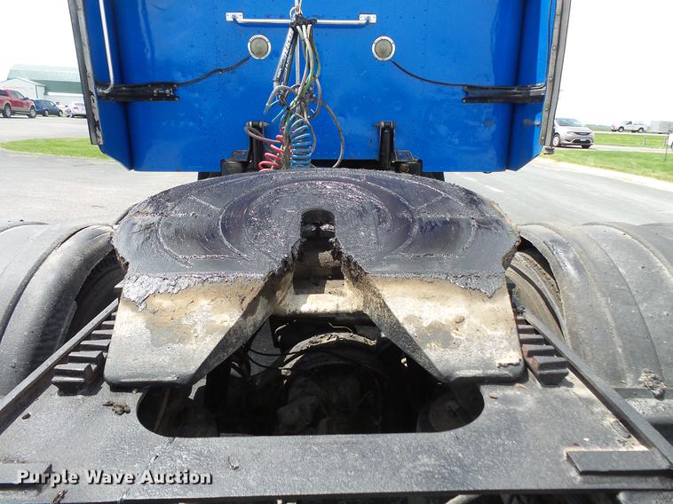 image for item DC1213 1999 Peterbilt 377 semi truck