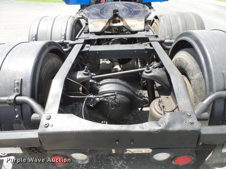 image for item DC1213 1999 Peterbilt 377 semi truck