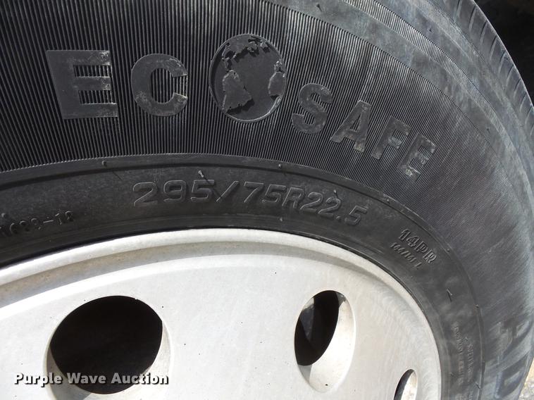 image for item DC1213 1999 Peterbilt 377 semi truck