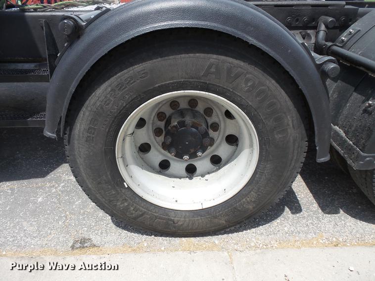 image for item DC1213 1999 Peterbilt 377 semi truck