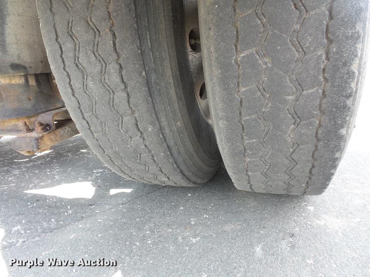 image for item DC1213 1999 Peterbilt 377 semi truck