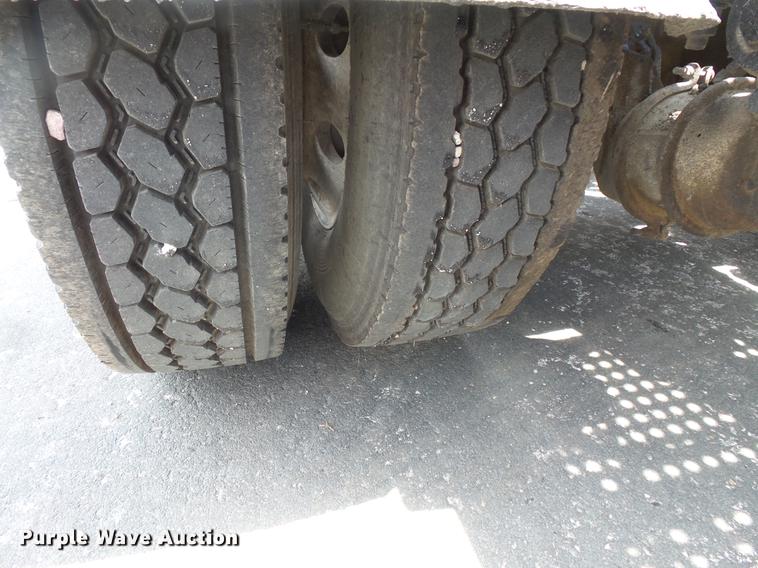 image for item DC1213 1999 Peterbilt 377 semi truck