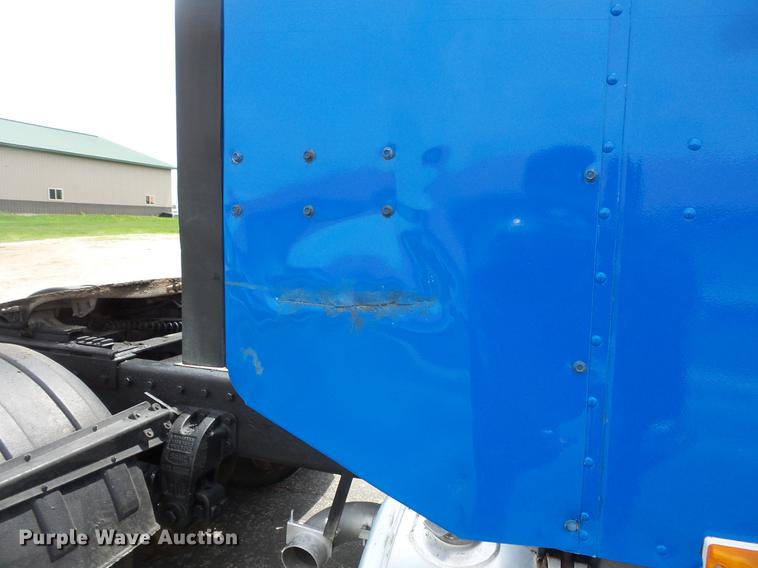 image for item DC1213 1999 Peterbilt 377 semi truck