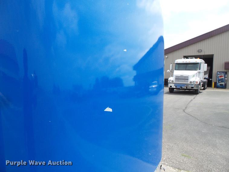 image for item DC1213 1999 Peterbilt 377 semi truck