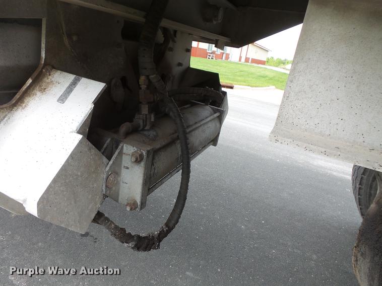 image for item DC1215 2001 Travis AL-30 bottom dump trailer