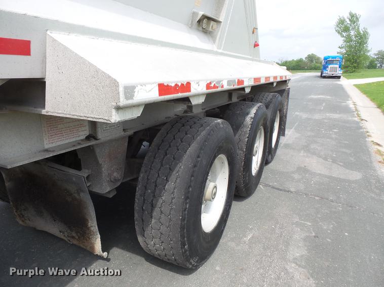 image for item DC1215 2001 Travis AL-30 bottom dump trailer