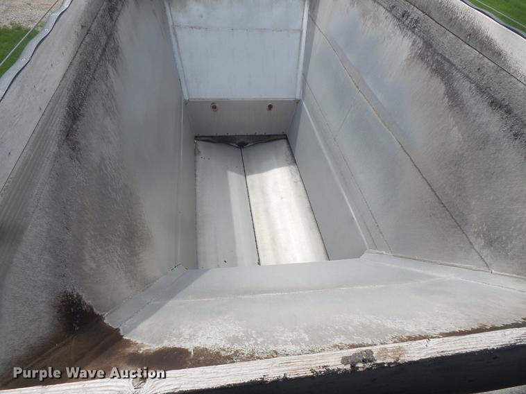 image for item DC1215 2001 Travis AL-30 bottom dump trailer