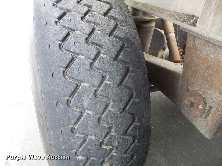 image for item DC1215 2001 Travis AL-30 bottom dump trailer