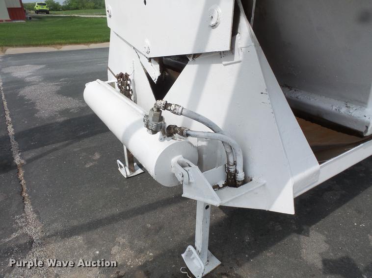 image for item DC1216 1998 Corn Belt S-4202-W bottom dump trailer