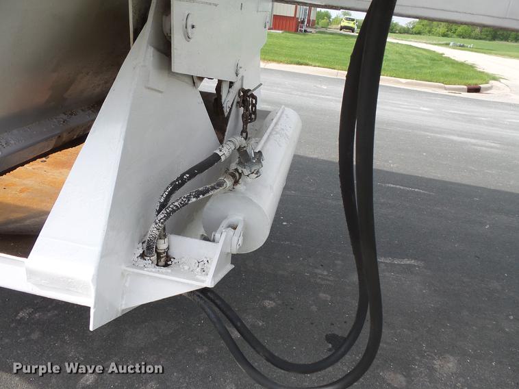 image for item DC1216 1998 Corn Belt S-4202-W bottom dump trailer