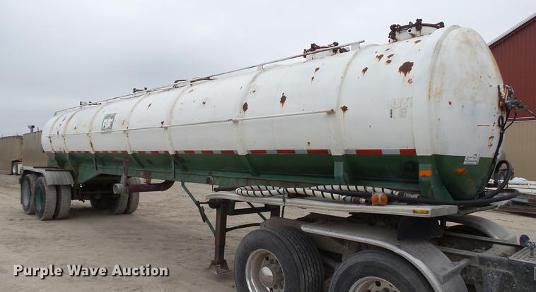 image for item DC2648 1982 Troxell vacuum tank trailer