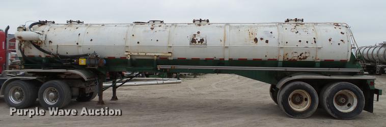 image for item DC2648 1982 Troxell vacuum tank trailer