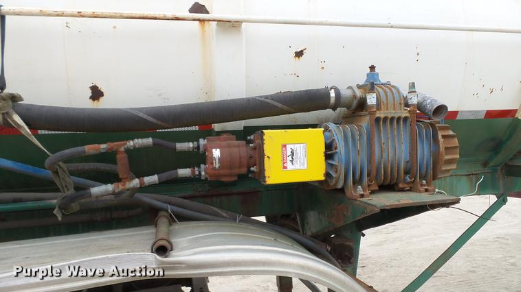 image for item DC2648 1982 Troxell vacuum tank trailer