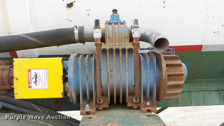 image for item DC2648 1982 Troxell vacuum tank trailer