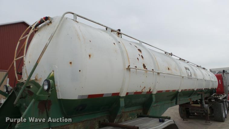 image for item DC2648 1982 Troxell vacuum tank trailer