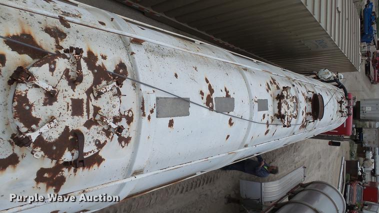 image for item DC2648 1982 Troxell vacuum tank trailer