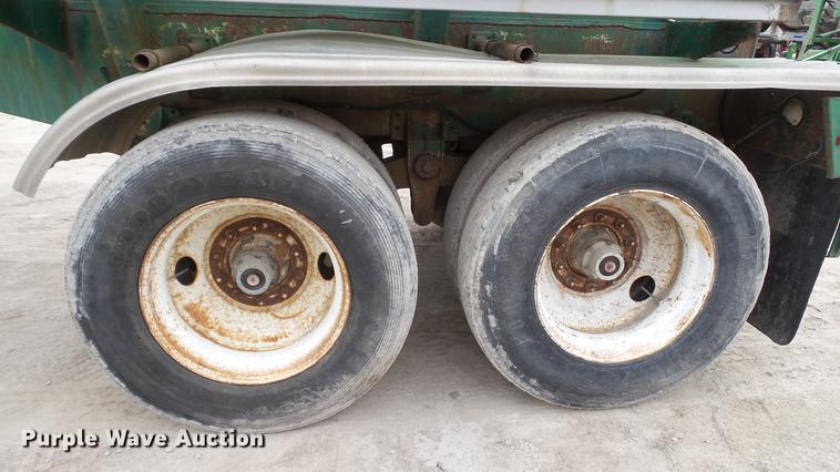 image for item DC2648 1982 Troxell vacuum tank trailer