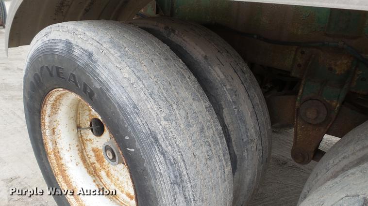 image for item DC2648 1982 Troxell vacuum tank trailer