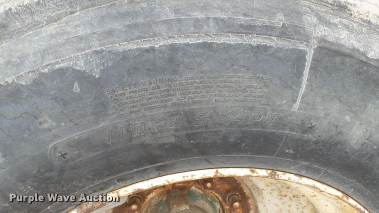 image for item DC2648 1982 Troxell vacuum tank trailer