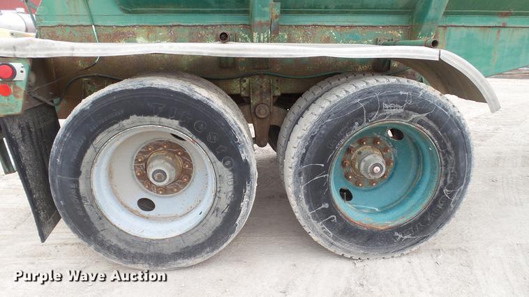 image for item DC2648 1982 Troxell vacuum tank trailer