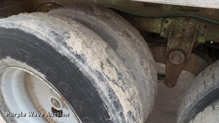 image for item DC2648 1982 Troxell vacuum tank trailer