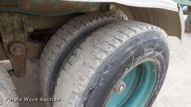 image for item DC2648 1982 Troxell vacuum tank trailer