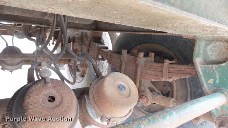 image for item DC2648 1982 Troxell vacuum tank trailer