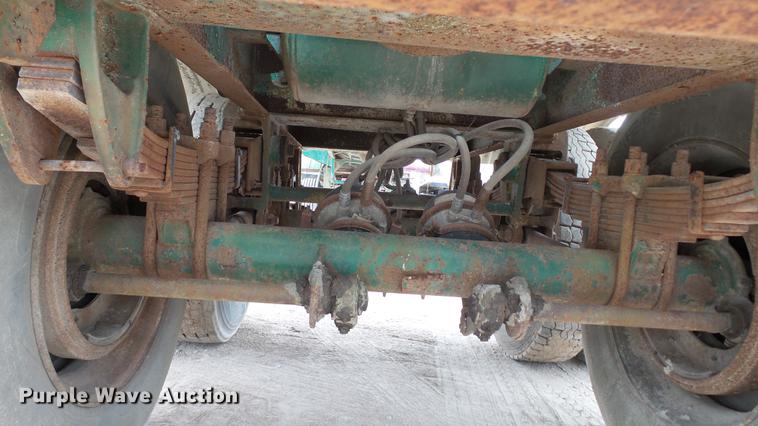 image for item DC2648 1982 Troxell vacuum tank trailer