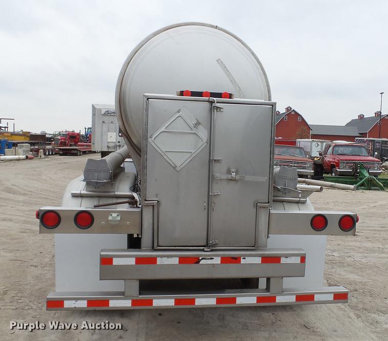 image for item DC2649 2008 Polar tank trailer