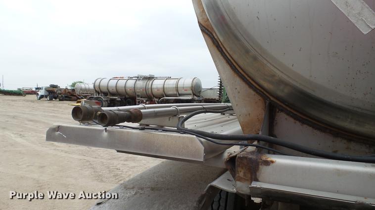 image for item DC2649 2008 Polar tank trailer