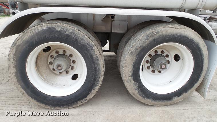 image for item DC2649 2008 Polar tank trailer