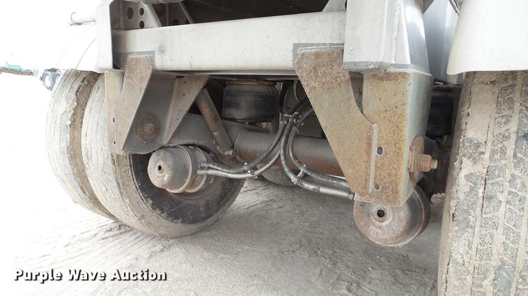 image for item DC2649 2008 Polar tank trailer