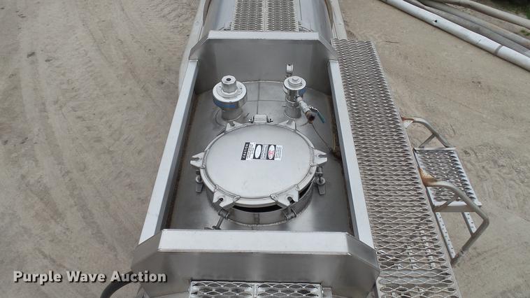 image for item DC2649 2008 Polar tank trailer