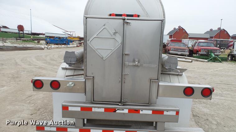 image for item DC2649 2008 Polar tank trailer