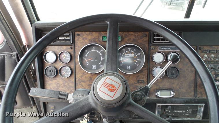 image for item DC2650 1993 Kenworth T400 toter truck