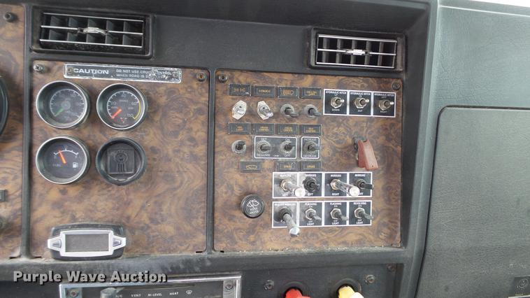 image for item DC2650 1993 Kenworth T400 toter truck