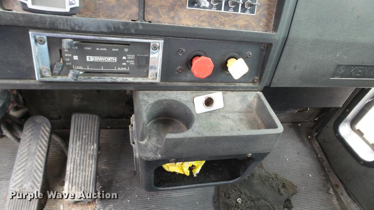 image for item DC2650 1993 Kenworth T400 toter truck