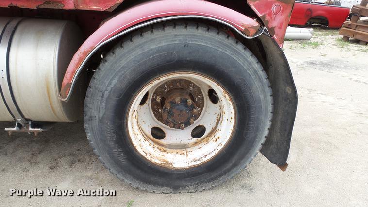 image for item DC2650 1993 Kenworth T400 toter truck